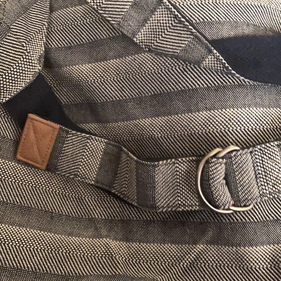 Thirty One Retro Metro Hobo Crossbody Purse in Navy Woven Stripe - Picture 3 of 4